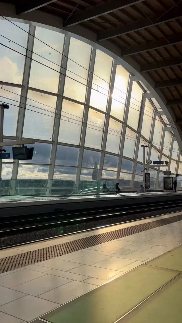 Brussels inviting…

#iousía #brusselslife #brussels🇧🇪