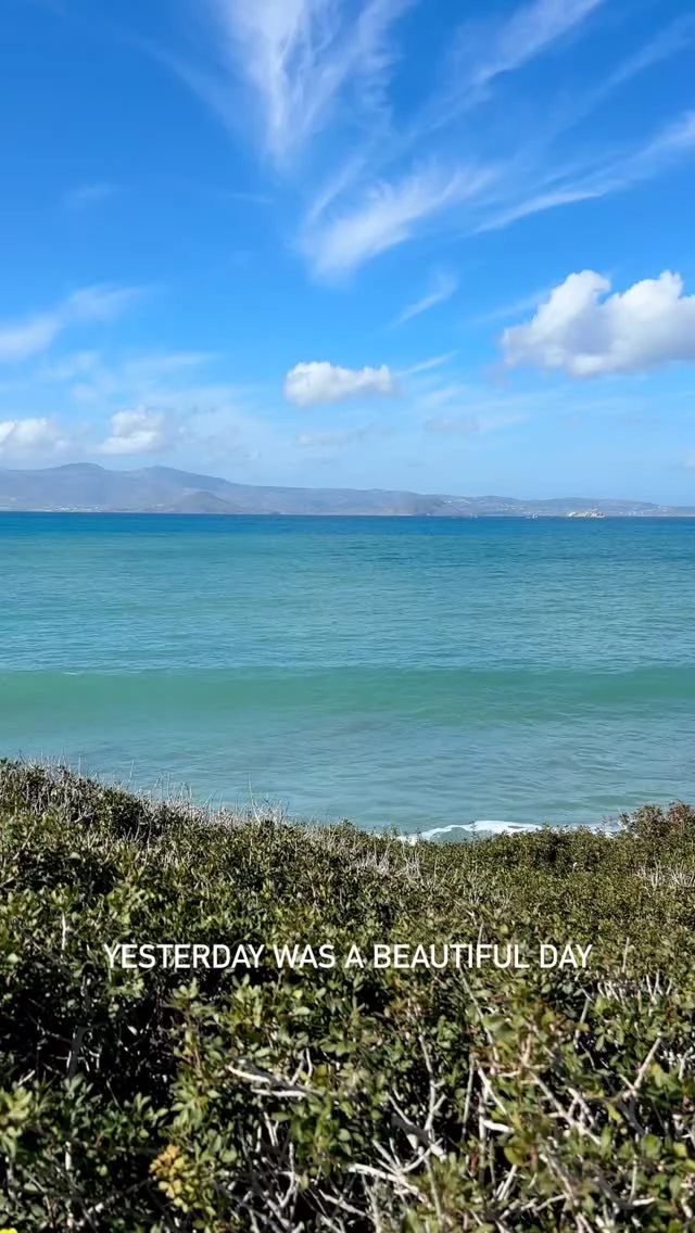 Today I didn’t go out all day
The wind was hauling 
The sky cloudy

So let’s take a look at yesterday 
So grateful I went out to the beach instead of working 😘

#iousía #seatherapy #persoonlijkeontwikkeling #retreats #naxos