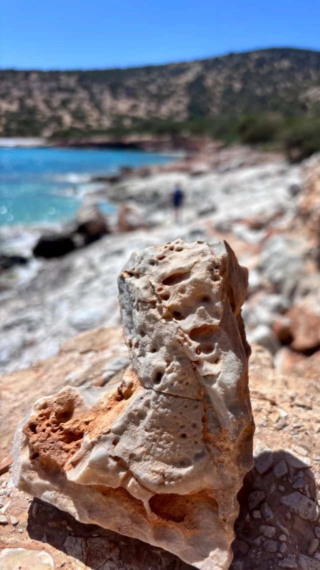 Friday Heartsday

On the edge…

Look out for your heart too! 💙

#retreats #fridayheartsday #iousía #heartstones #heartsonmypath