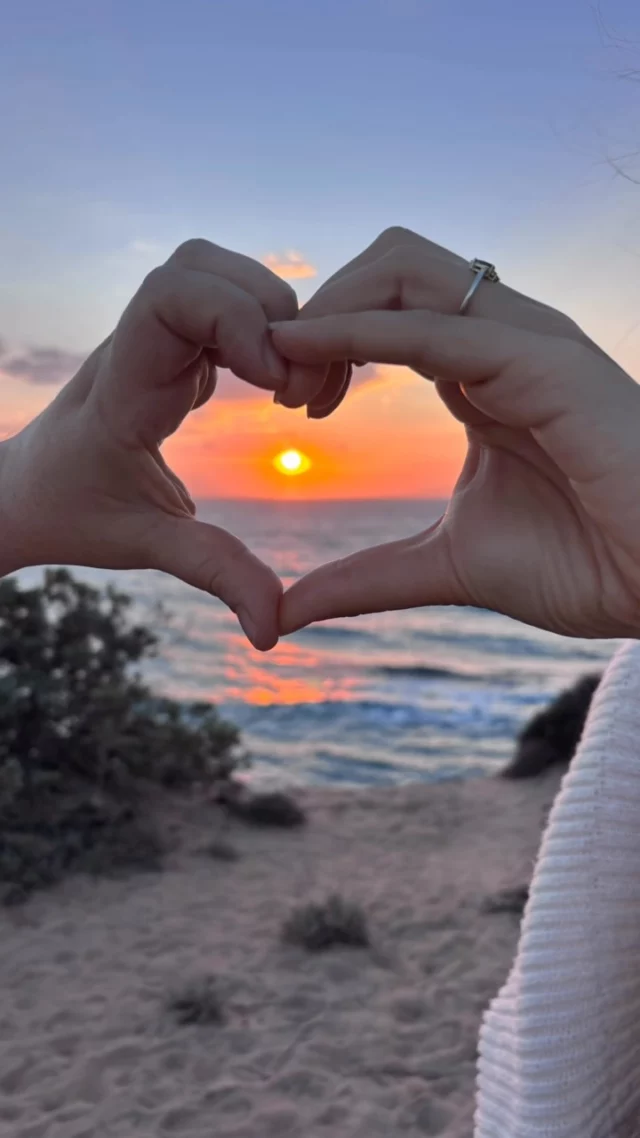 Friday Heartsday

When we work together 
Love grows 

Look out for your heart too! 💙

#retreats #fridayheartsday #heartstones #iousía #heartsonmypath